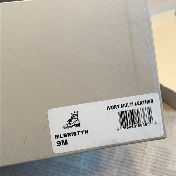 Marc Fisher Ivory Leather Boots mismatched pair - Picture 9 of 10